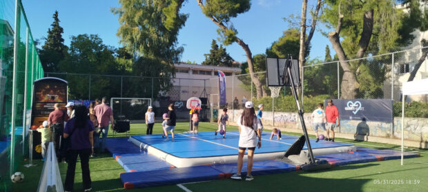 Families and neighbours watched enthusiastic children ‘Dare to Dream’ about their basketball future in Kifissia on May 31.